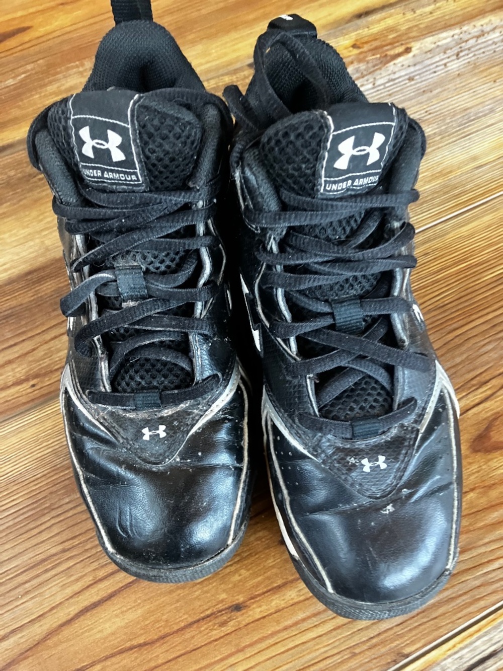 Under Armour Rubber Baseball Cleats Youth Size 2.5 Black White